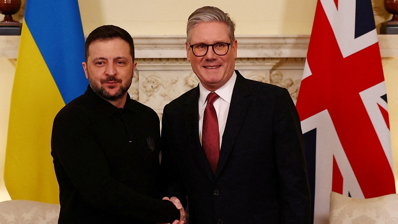 ผู้นำ UK พบเซเลนสกีชื่นมื่น ตกลงให้ยูเครนกู้เงิน 2.26 พันล้านปอนด์ไปซื้ออาวุธ