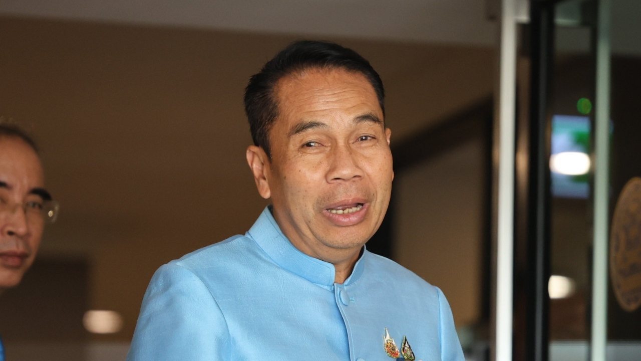 “สุทิน” ซัดไม่เหมาะสม ฝ่ายค้านจ้องอภิปราย นายกฯ ชี้เพิ่งทำงานไม่กี่เดือนเอง