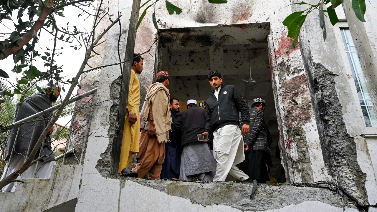 ระเบิดฆ่าตัวตายในมัสยิดปากีสถานรับเดือนรอมฏอน คร่า 6 ศพรวมไปถึงนักการศาสนาคนสำคัญ