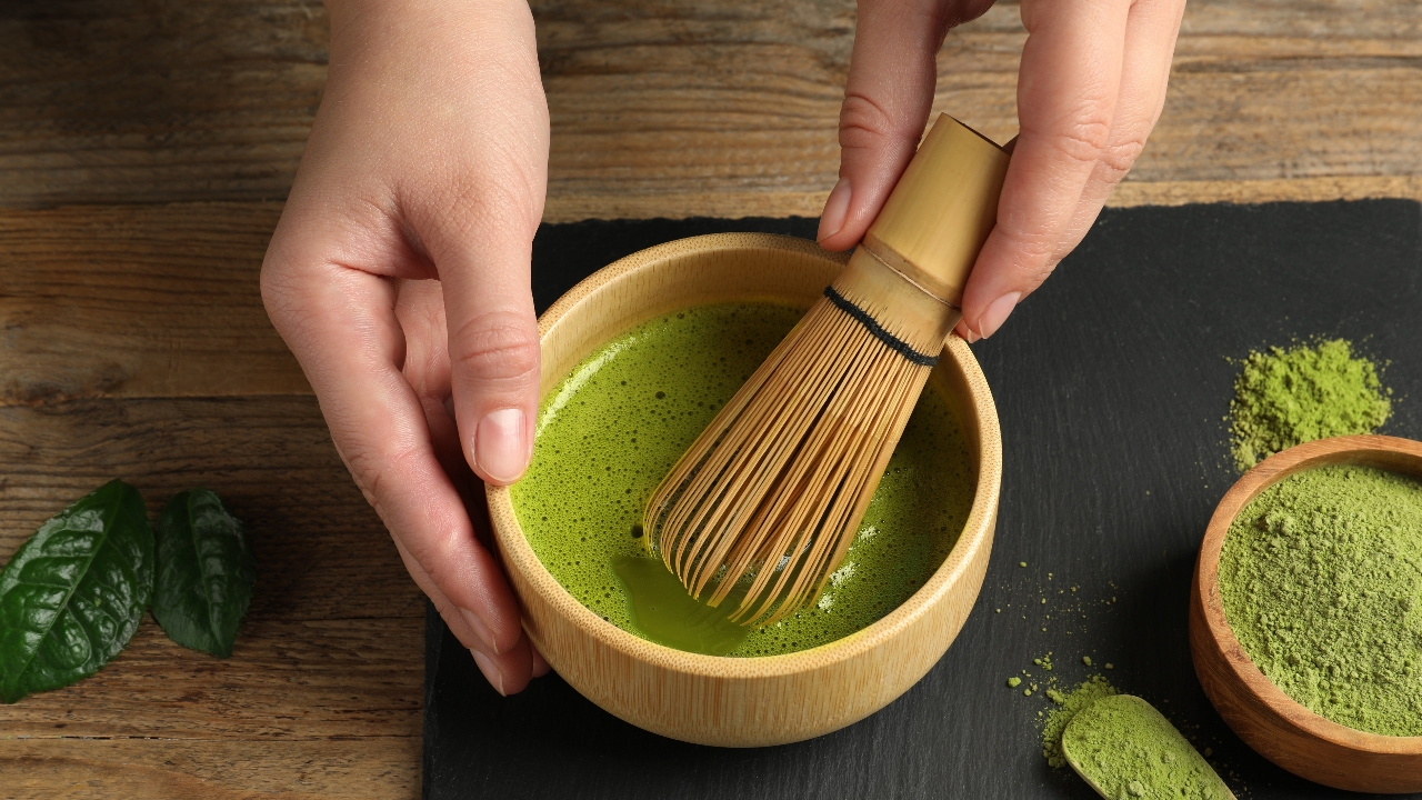 ไขคำตอบ มัทฉะ ดีจริงไหม ดื่มคู่กับอะไรแล้วเสริมประโยชน์กันได้บ้าง (คลิป)