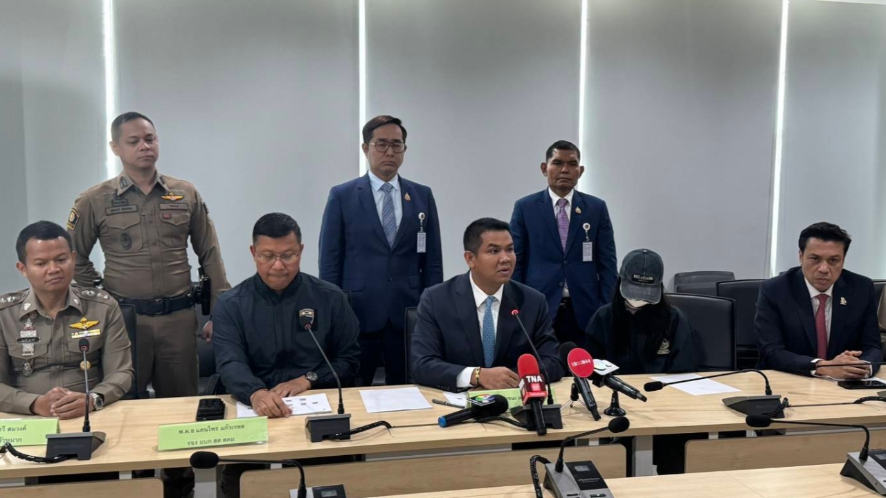 “ชัยชนะ” ร่วม ตร. แถลงยึดทรัพย์เครือข่ายเว็บพนันออนไลน์ กว่า 300 ล้านบาท