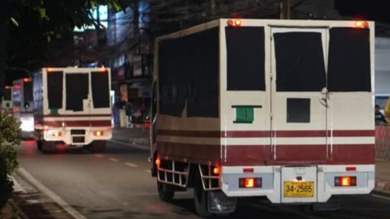 “กัณวีร์” เผยภาพอ้างเป็นรถบรรทุกต้องสงสัยขนชาวอุยกูร์ 48 คน จี้รัฐบาลให้คำตอบ