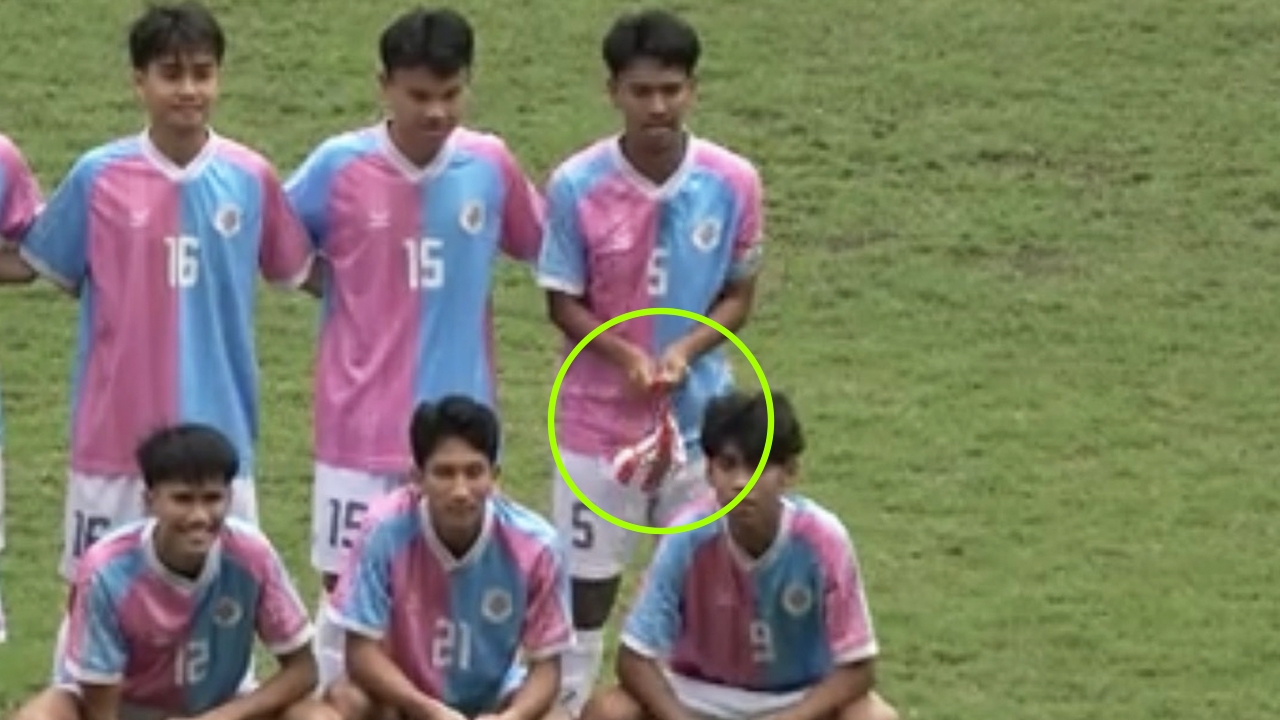 มาทันที "สวนกุหลาบ" เคลื่อนไหวล่าสุด หลัง "นักเตะเยาวชนของโรงเรียน" หักธงโรงเรียนคู่แข่ง