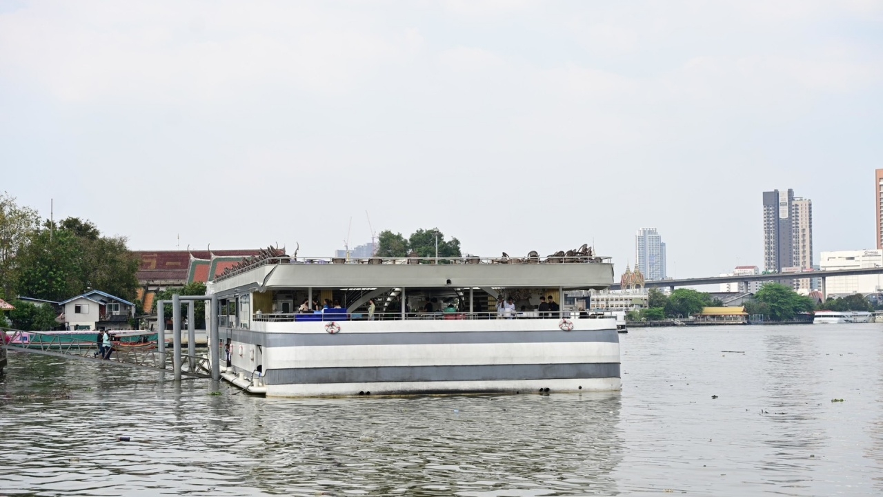 บริษัทเรือแจงคลิป "พนักงานทิ้งขยะลงแม่น้ำ" เป็นลูกจ้างชั่วคราวที่ยังไม่ได้อบรม