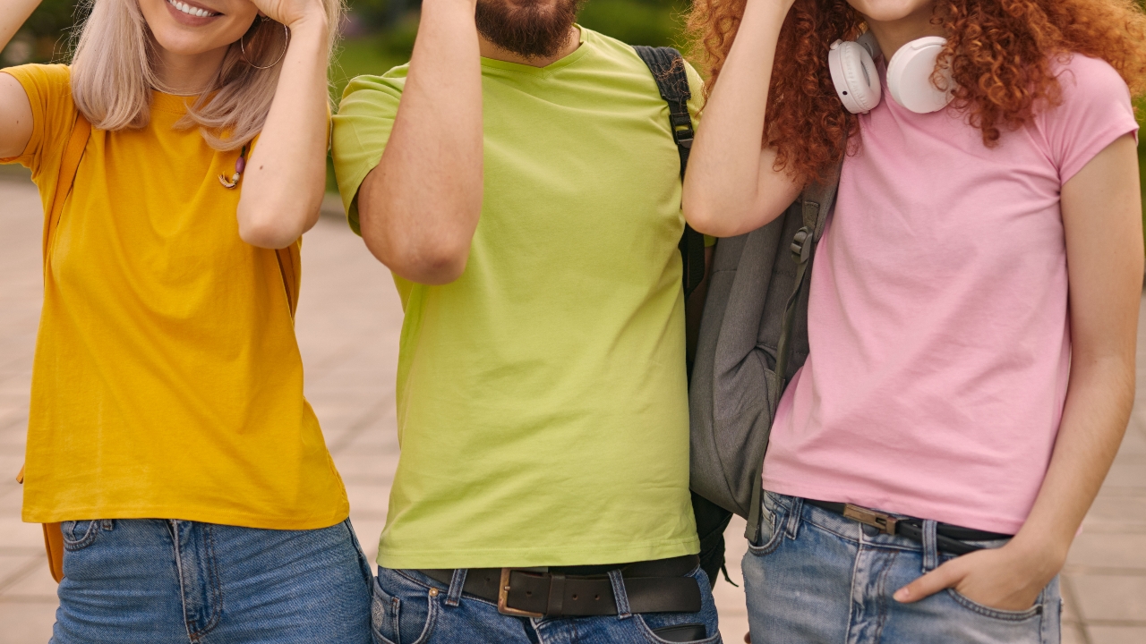 สีมงคลเดือนมีนาคม 2568 เช็กสีเสื้อมงคลประจำวัน หนุนดวง เรียกทรัพย์