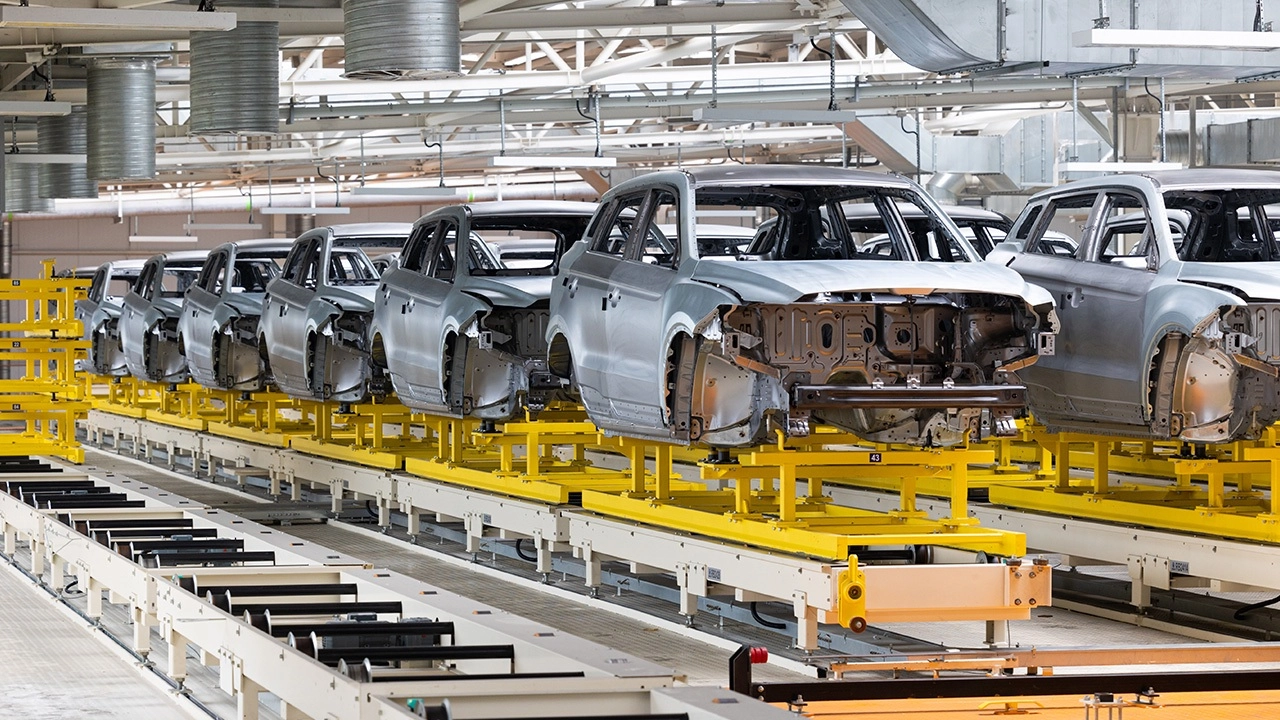 .ส.อ.ท. แนะรัฐเร่งผลักดันอุตสาหกรรมยานยนต์ ผลิตรถมากขึ้น เก็บภาษีได้มากขึ้น.