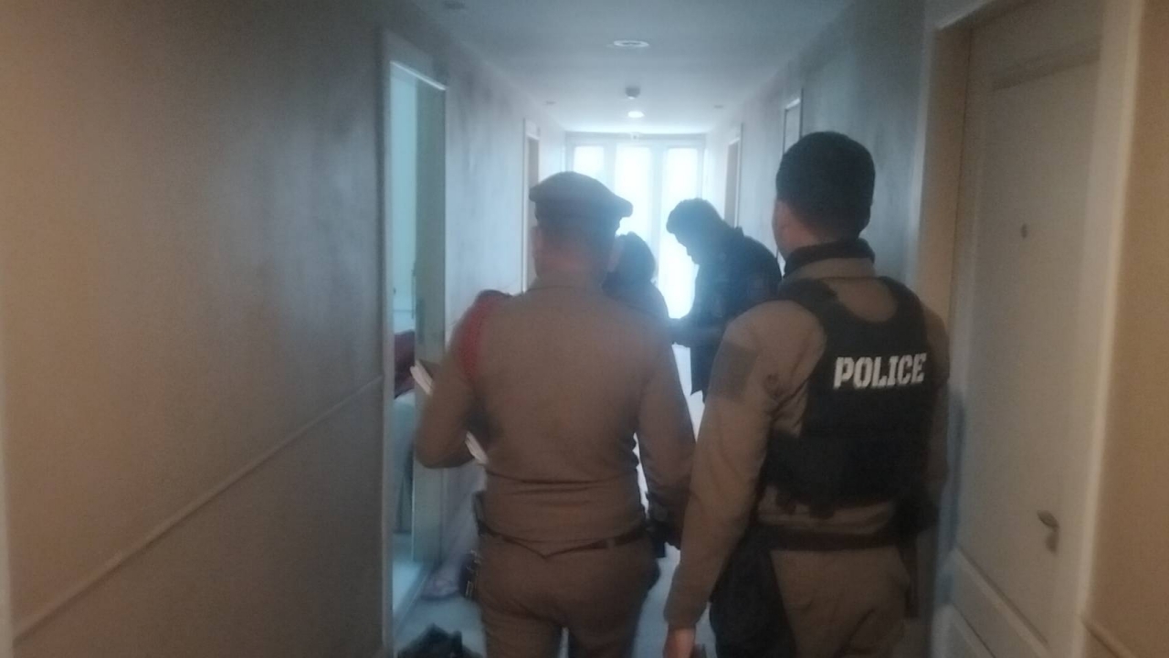 นักศึกษาสาวช็อก เพื่อนชายนอนเป็นศพดับปริศนา หลังกินโปรฯ ตำรวจเจอขวดยาแก้แพ้