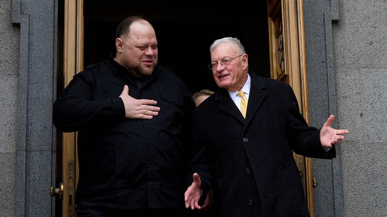 ยูเครนเตรียมเริ่มเจรจาข้อตกลงขุดแร่หายากแลกความมั่นคงกับสหรัฐฯ