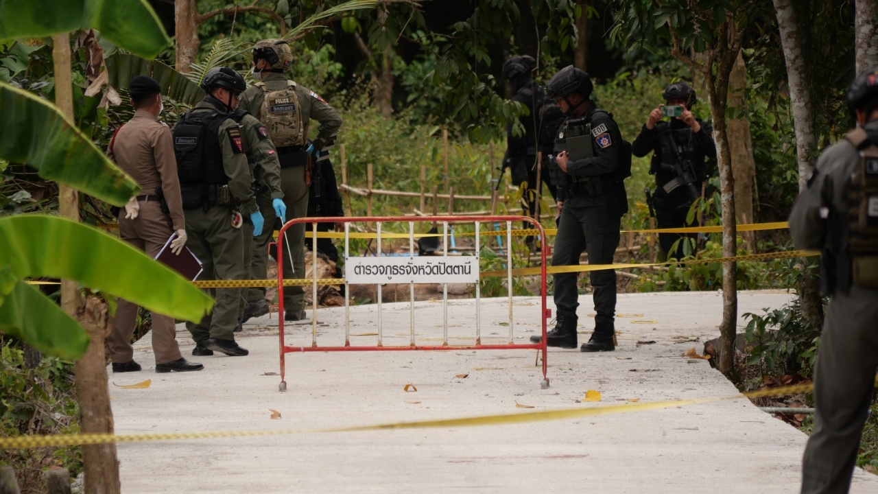 ปูนบำเหน็จ 2 ตำรวจกล้า สภ.ยะรัง เป็น “พ.ต.อ.” และ “ร.ต.อ.” เงินช่วยอีกรายละกว่า 2 ล้าน