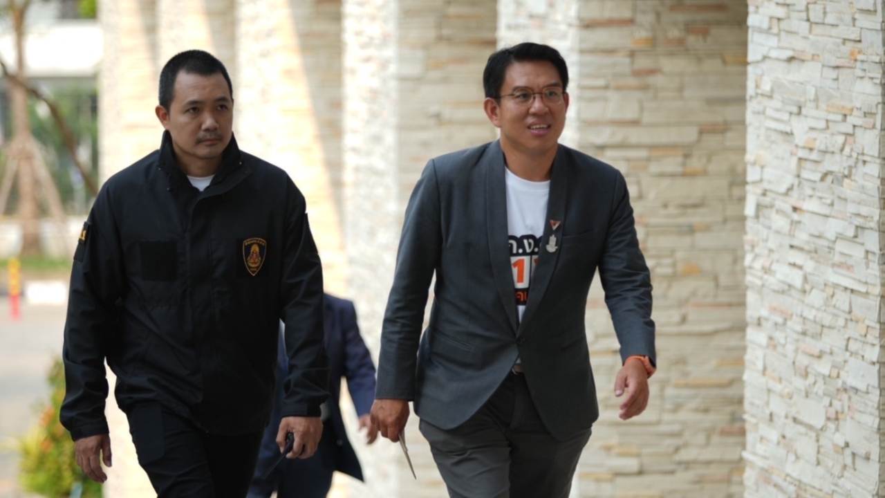 “วิโรจน์” มาคนแรก รับทราบข้อกล่าวหา ปมเสนอแก้ ม.112 ย้ำเป็นหน้าที่ สส.