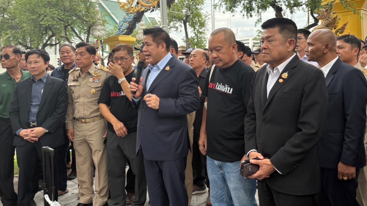 ม็อบประมงร้องเดือดร้อนจากโครงการนำเรือออกนอกระบบ “ธรรมนัส” รับปากตามเรื่องให้