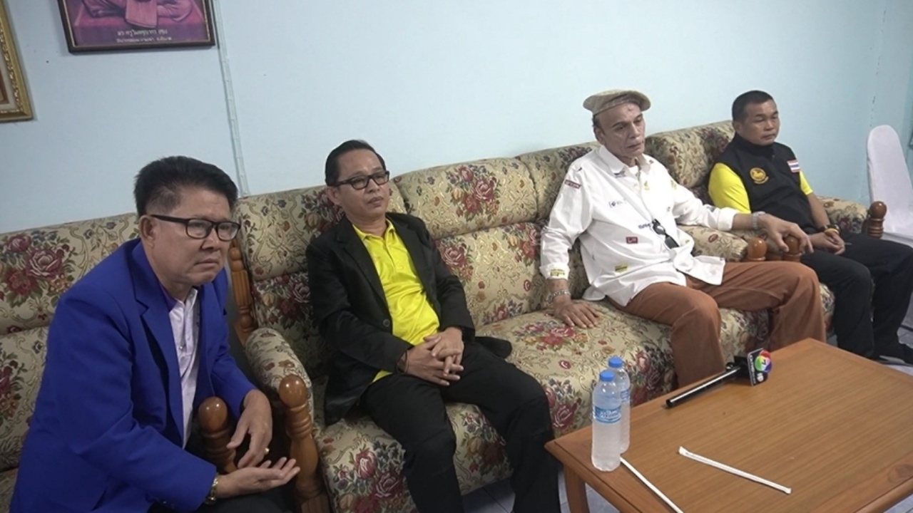 สั่งย้ายคู่ "ครูใส่หน้ากาก-ผอ." ปมถ่ายคลิปวิตถาร ย้ำห้ามกลับเข้ามาใน รร. อีก