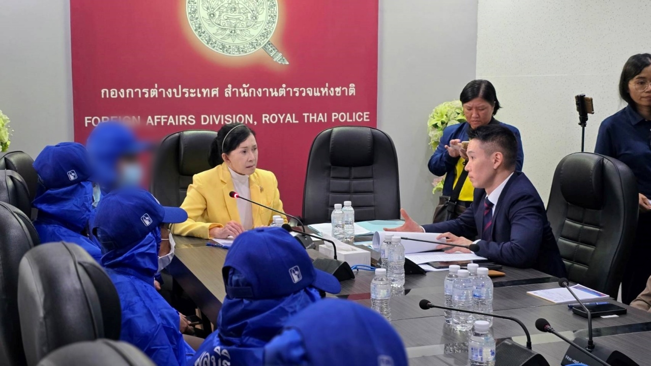 ปวีณาพาครอบครัว "น้องมายด์" เข้าพบ ตร.สากล ประสานตรวจสอบกรณีเสียชีวิตที่โอมาน