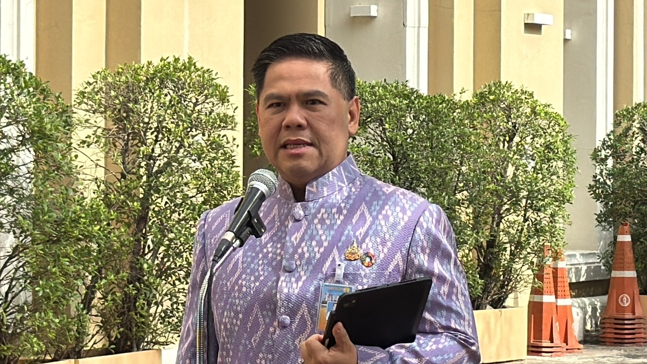 “วราวุธ” กำชับ พม. สำรวจผู้สูงอายุไม่มีสมาร์ทโฟน ก่อนเข้าโครงการรับเงิน 10,000