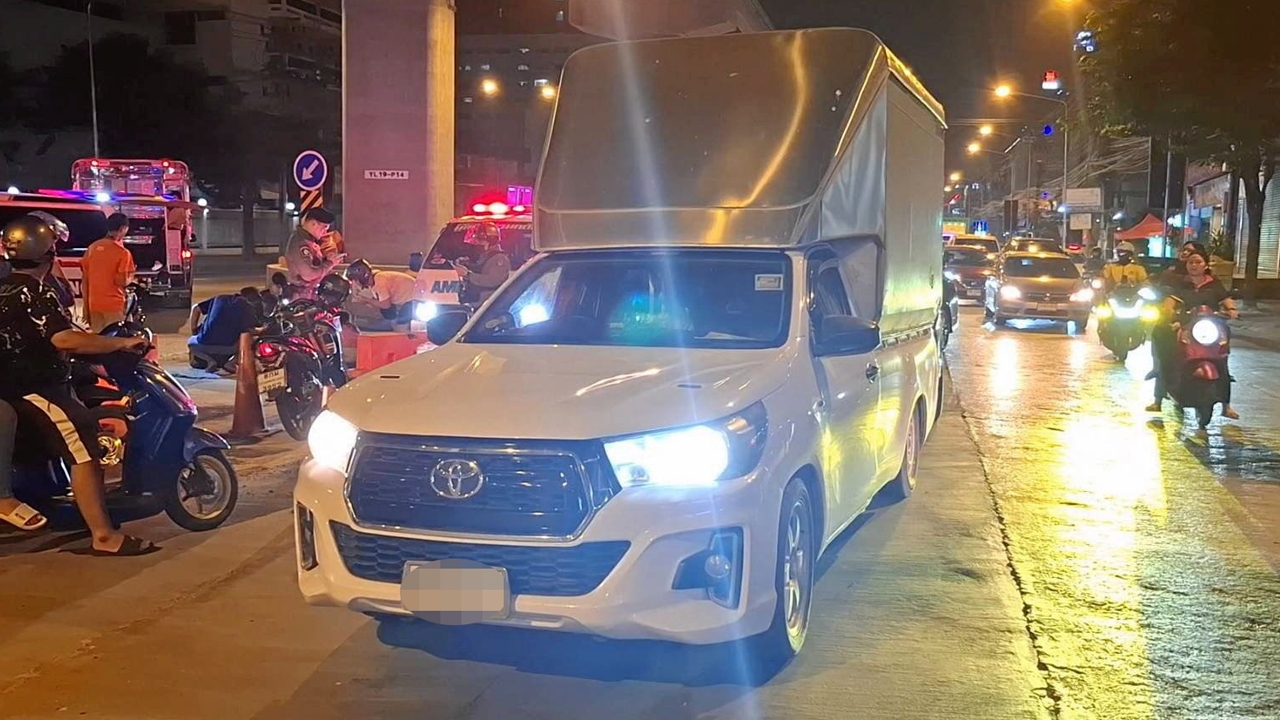 ปาดหน้าให้ของลับ แทงตายคาถนน ฝ่ายแรกชักมีด พลาดโดนแย่ง