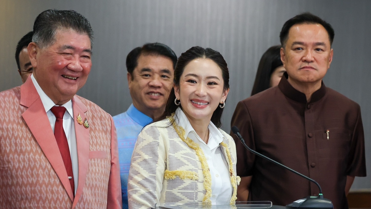 “อิ๊งค์ แพทองธาร” ดอดเข้าพรรค ถก สส. เตรียมรับมืออภิปรายไม่ไว้วางใจ