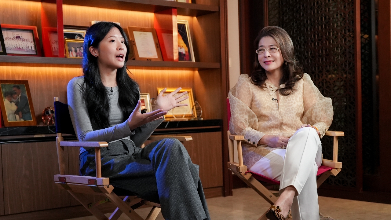 “คุณหญิงสุดารัตน์” ตอบหมดปม “ทักษิณ” ยิ้มรับ “น้องจินนี่” ลูกสาวคนนี้ได้ดั่งใจ (คลิป)