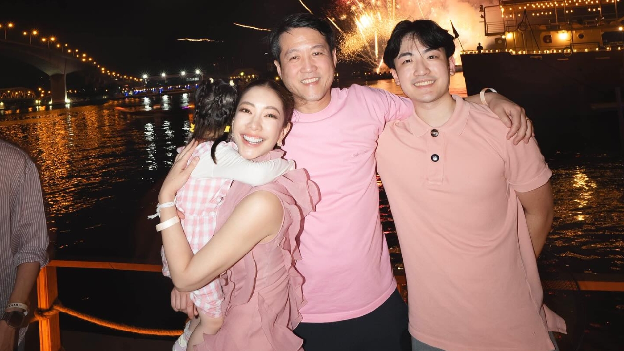 เปิดภาพ ลุค ลี หนุ่มตี๋วัย 20 ปี ลูกชายคนโตของครอบครัว แป้ง อรจิรา 