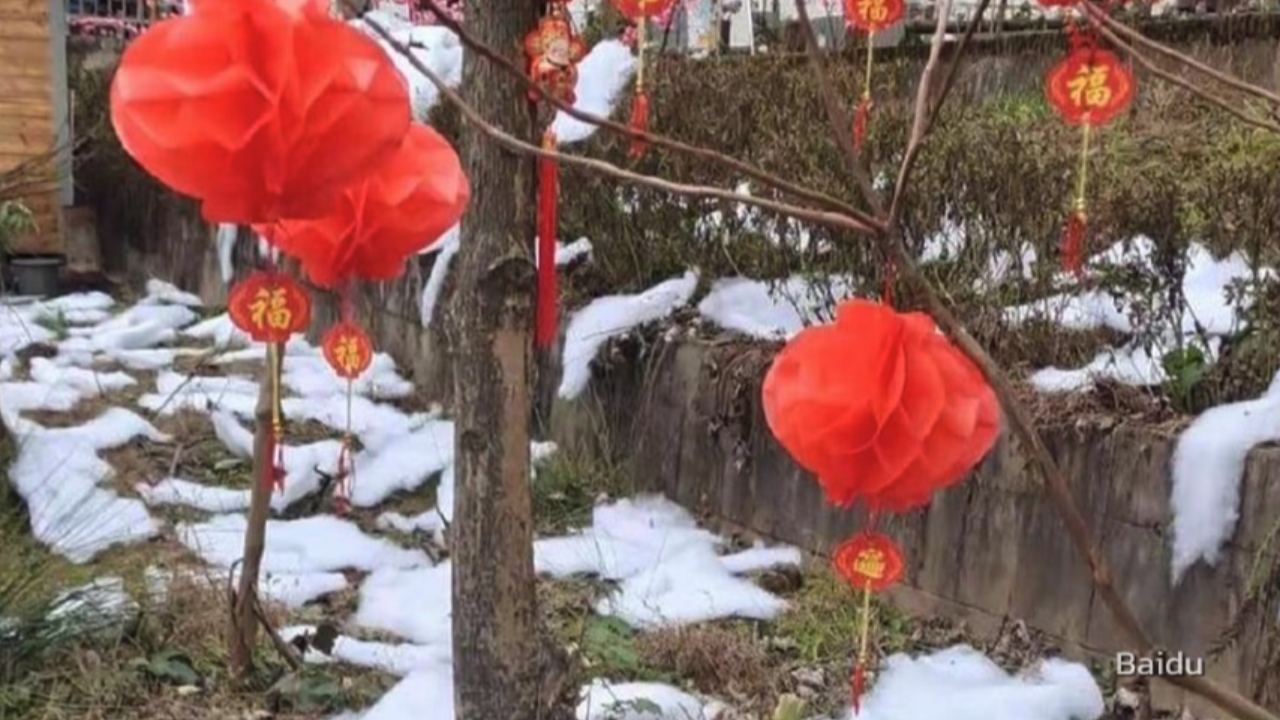 ปลอมยันหิมะ  "เมืองหิมะ" ที่จีนแถลงขอโทษนทท.หลังถูกจับได้ว่าใช้หิมะปลอมทำจากสำลี และทรายขาว