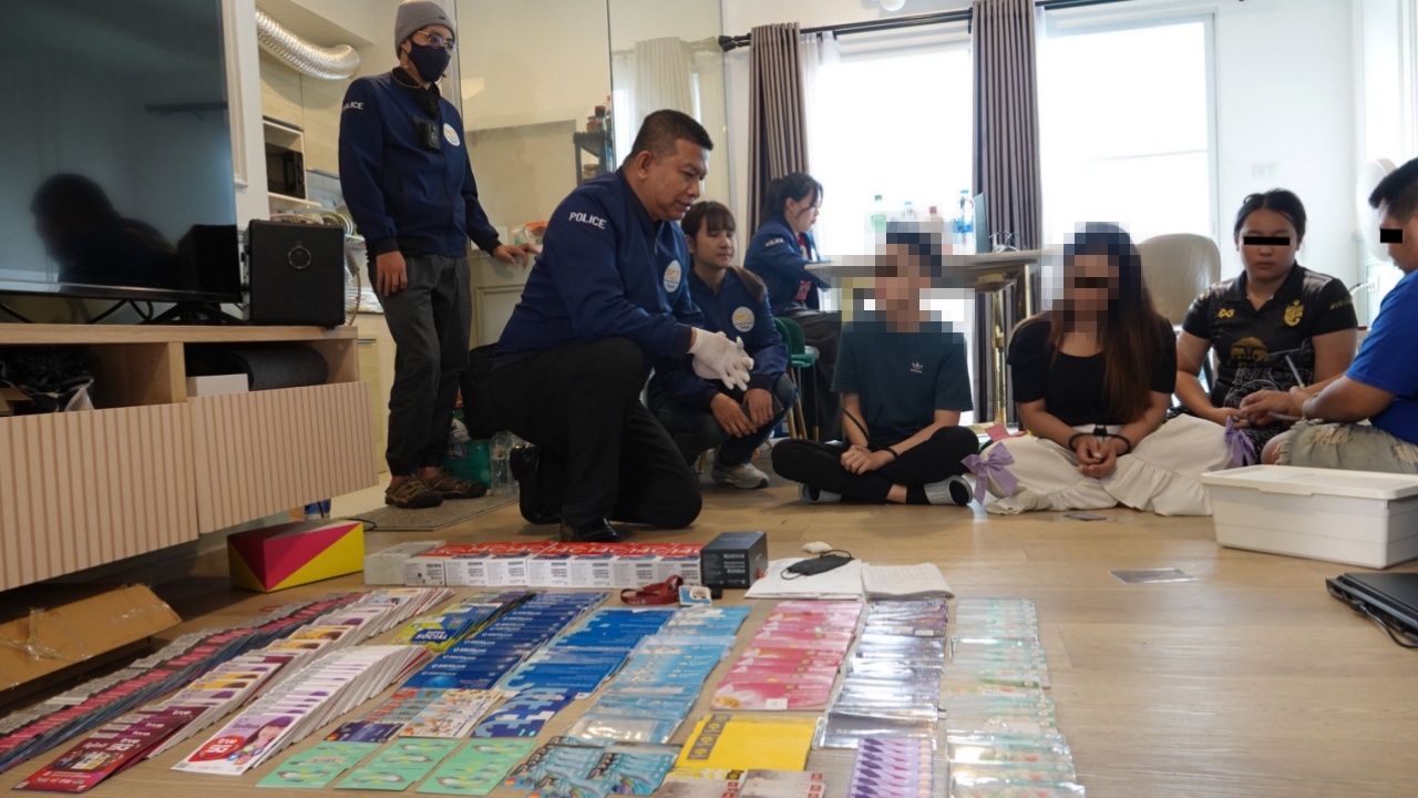 ทลายเซฟเฮ้าส์ อดีตครูร่วมแฟนสาวหล่อชาวจีน ตัวการใหญ่แก๊งสแกมเมอร์ฟิวแฟน