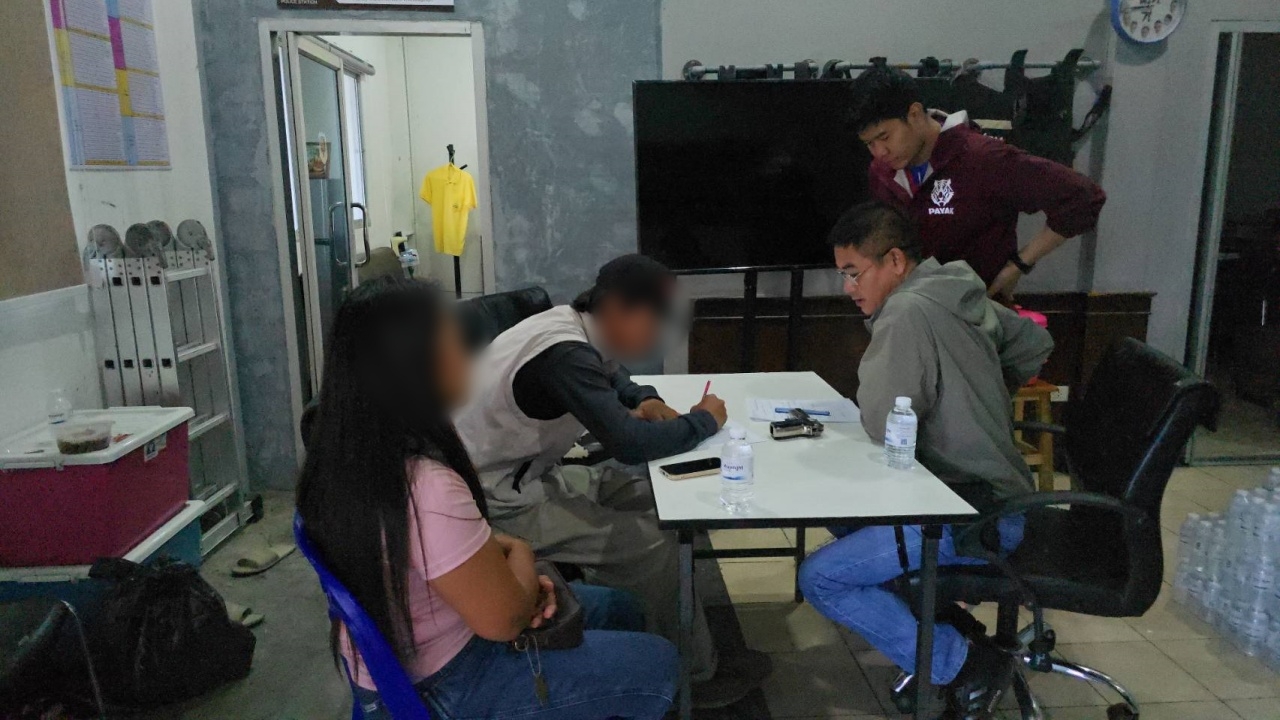 มอบตัวแล้ว หนุ่มบุกมหาวิทยาลัย ใช้ปืนตบหน้านักศึกษา อ้างเจ็บช้ำใจเรื่องผู้หญิง