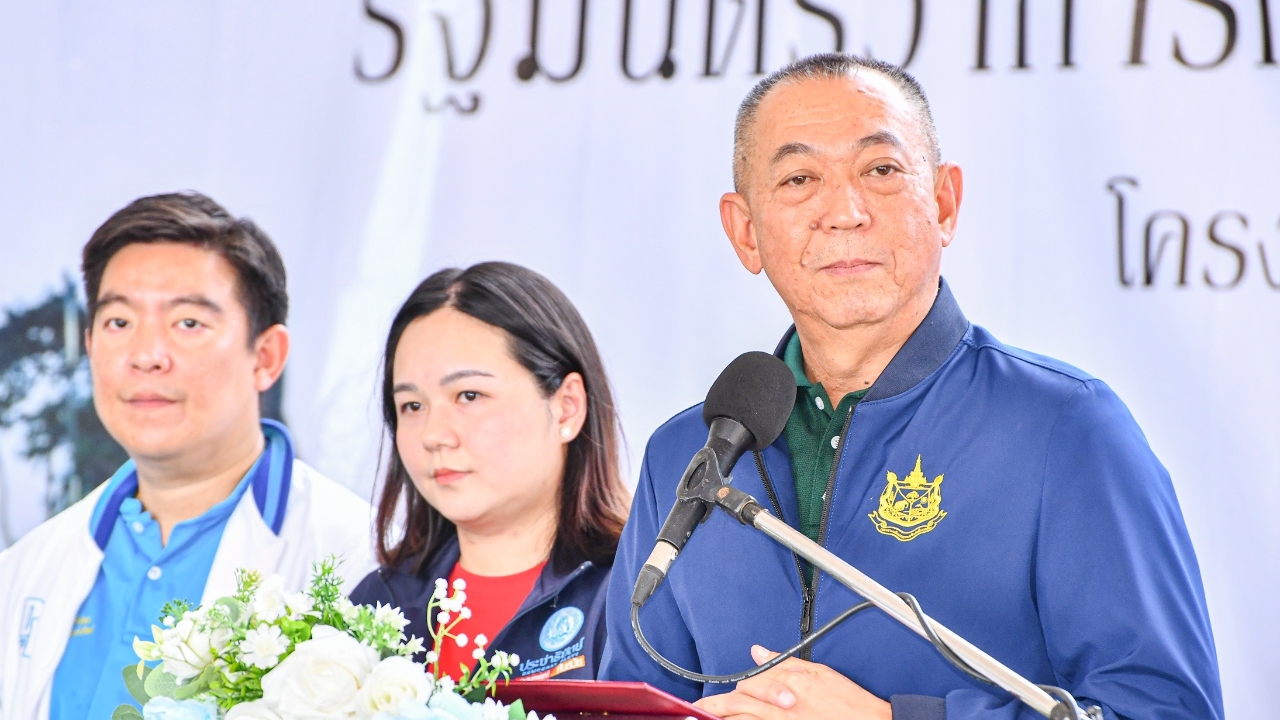 “เฉลิมชัย” ส่งมอบระบบน้ำบาดาลให้ชาวโพรงจระเข้ แก้ปัญหาน้ำกินน้ำใช้ต่อเนื่อง