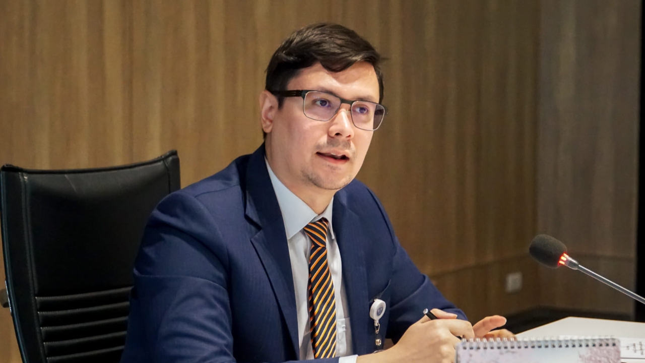 “โรม” ยัน “หม่อง ชิตตู่” เป็นอาชญากร หวั่นหมายจับการละคร ย้ำคัดแยกเหยื่อจำเป็น