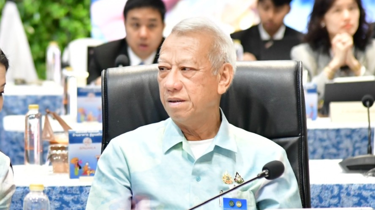 “พิพัฒน์” มอง “รักชนก” เจตนาไม่ดี แจงผู้บริหารบินเฟิร์สคลาสปกติ ปฏิทิน 400 ล้านรวม 8 ปี