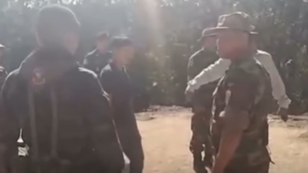 หวิดวุ่น เปิดคลิปนาที ทหารเขมร บุกร้องเพลงชาติบน "ปราสาทตาเมือนธม" ในดินแดนไทย