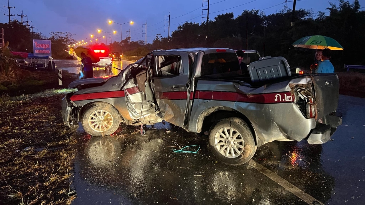 "ผบช.ภ.2" สั่งให้ออกจากราชการ ตั้งกรรมการ "ส.ต.อ." ใช้ตราโล่รถขนบุหรี่เถื่อน