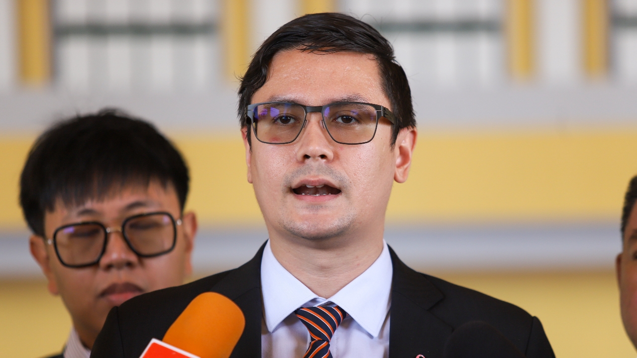 “โรม” คาดคนพัวพันอุตสาหกรรมคอลเซ็นเตอร์แสนคน จี้รัฐอย่าหยุดกวาดล้าง