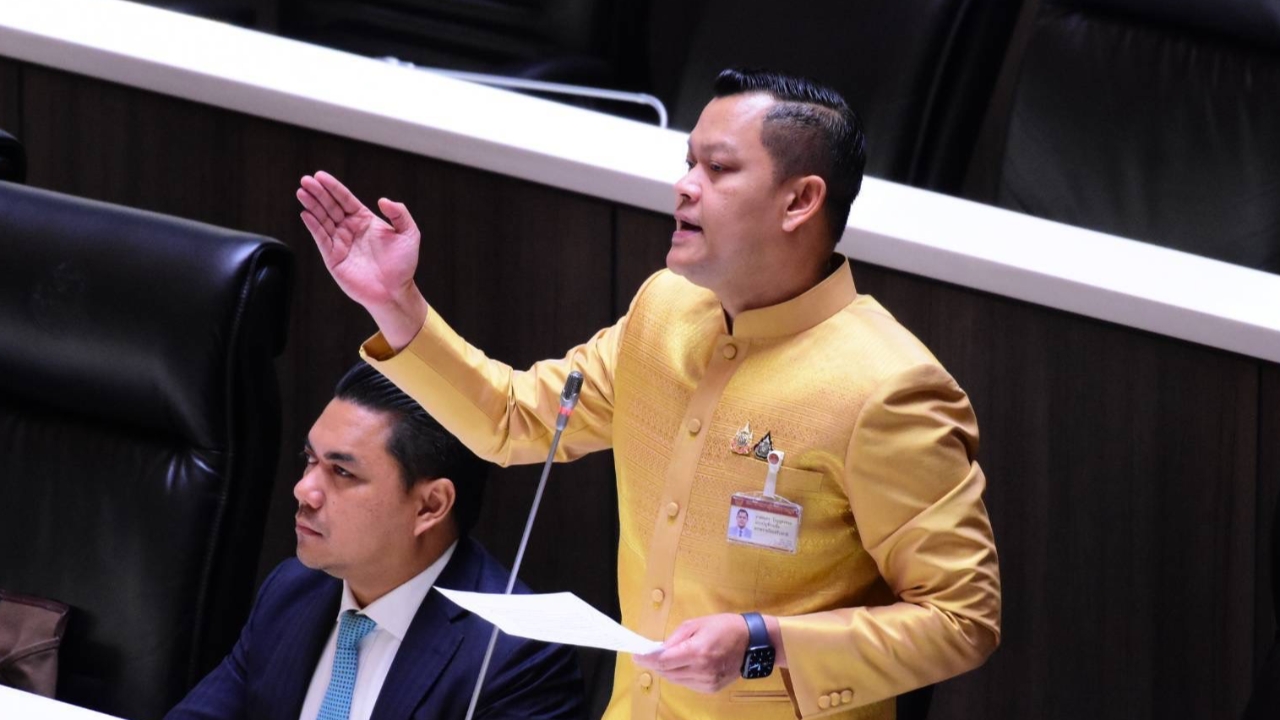 “ธนกร” ซัด พรรคประชาชน เล่นใหญ่เกินไป แถลงกดดันนายกฯ ให้ยุบสภา