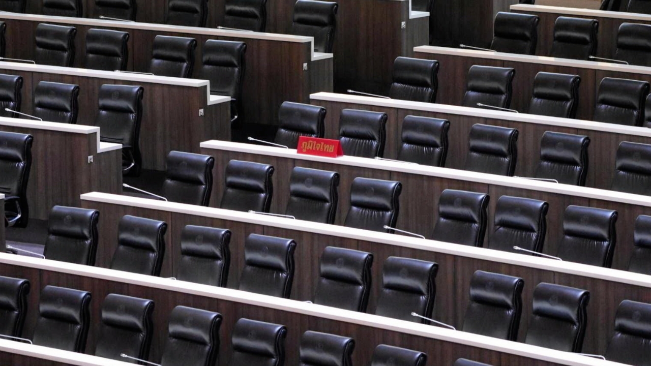 5 พรรคอนุรักษ์นิยม - สว.น้ำเงิน - เพื่อไทย 120 คน ไม่แสดงตน ทำประชุมรัฐสภาล่ม