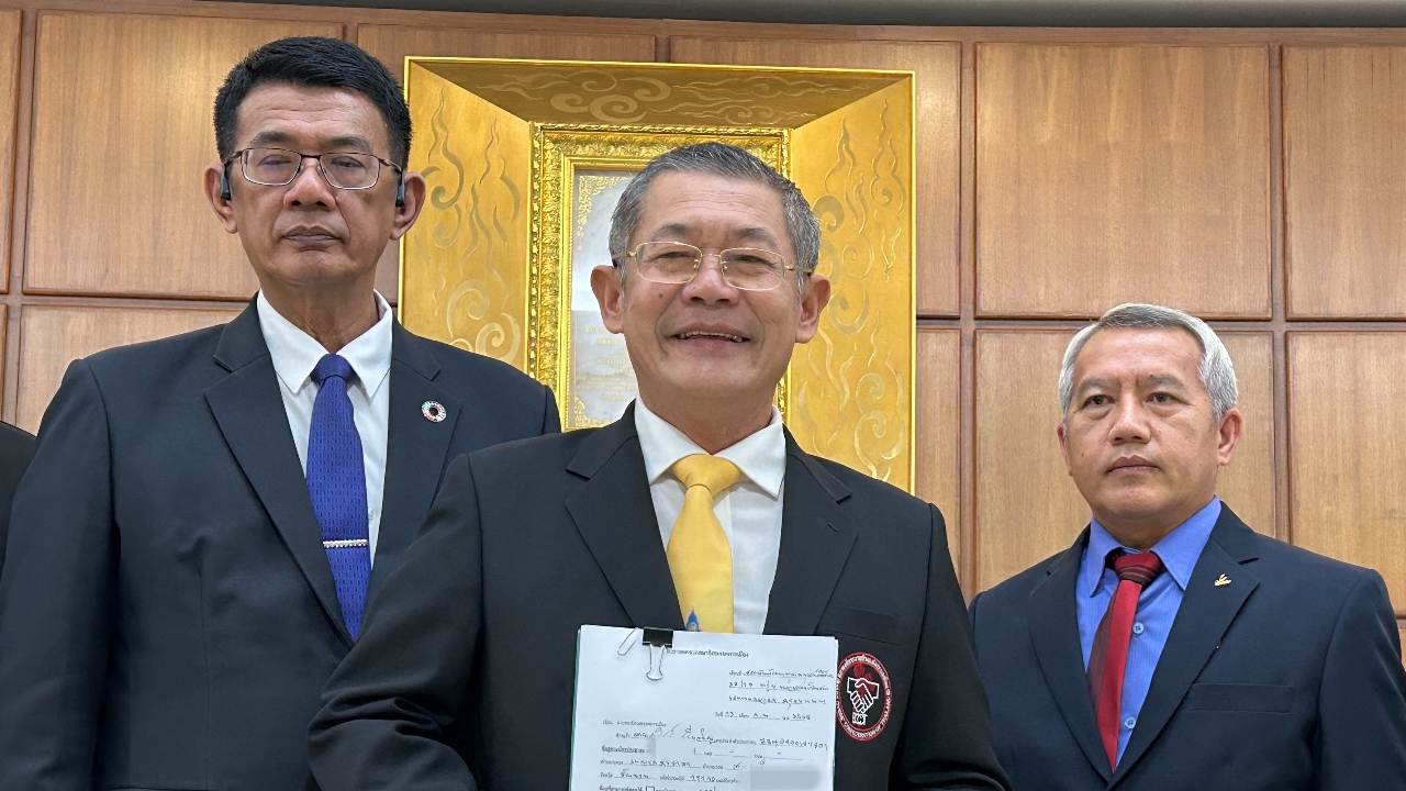 เลขาฯ พรรคไทยก้าวหน้า ไขก๊อกลาออกสมาชิก เหตุอับอายปม “ส.ส.ปูอัด”