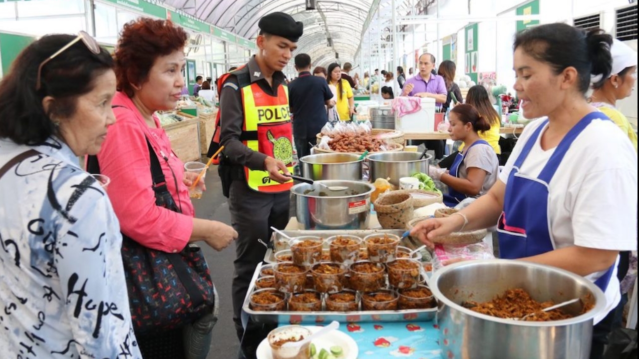 เศรษฐกิจเริ่มโงหัวหลังซึมยาว