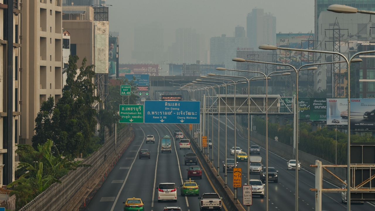 ฝุ่น PM 2.5 เช้านี้ หลายจังหวัดยังเกินมาตรฐาน "กทม." เริ่มกระทบสุขภาพ 2 พื้นที่