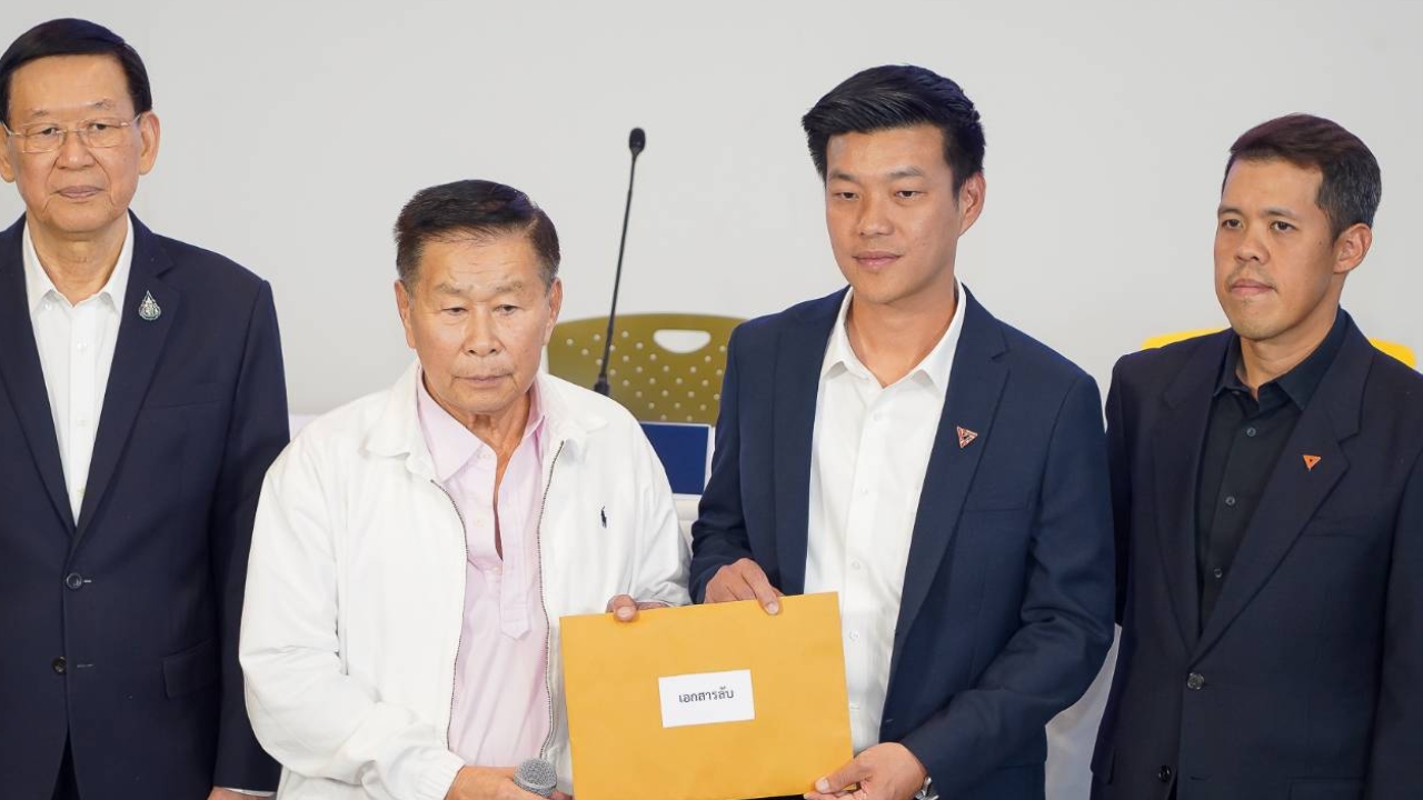 “เท้ง ณัฐพงษ์” งง “เสรีพิศุทธ์” บอกยื่นเอกสารชั้น 14 แค่ซองเปล่า