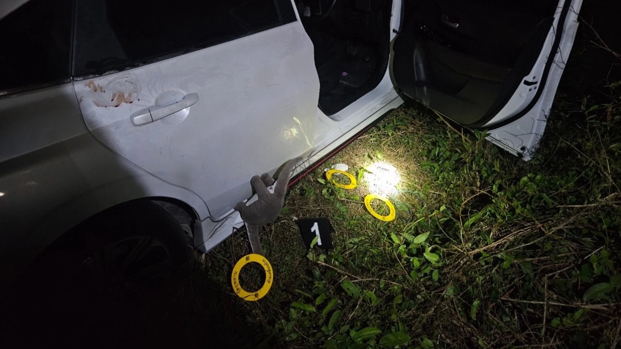 รัดคอ-แทงตัดขั้วหัวใจ ฆ่าเซลล์หนุ่ม ถอดกล้องหน้ารถหลบหนี