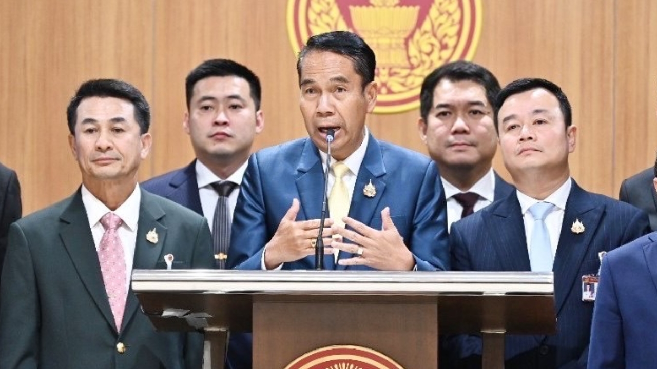 "สุทิน" โยนบาปศาล รธน. ตีความคลุมเครือจน สส. ผวาไม่กล้าตัดสินใจ 