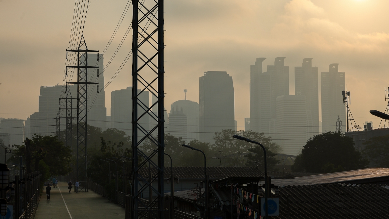 ฝุ่น PM 2.5 ยังต้องระวัง "กทม." สีส้ม 45 พื้นที่ หลายจังหวัดยังเกินค่ามาตรฐาน