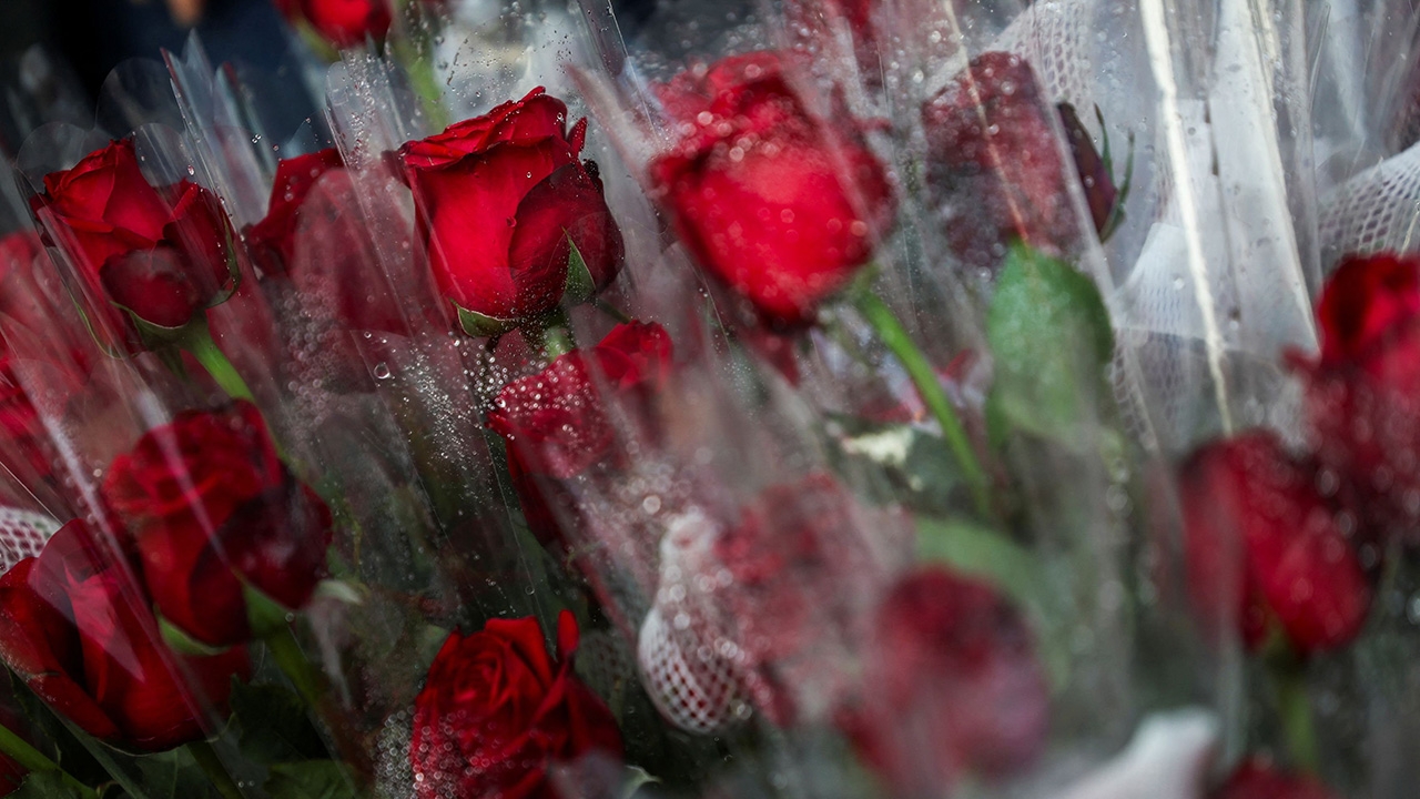 พาณิชย์คุมเข้มสินค้า "วาเลนไทน์" ททท.ชี้อานิสงส์ "เดือนแห่งความรัก" ดัน "ไทยเที่ยวไทย" ทะลัก