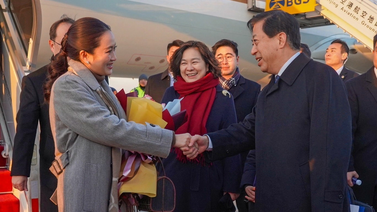 อิ๊งค์ถกผู้นําจีนกระชับสัมพันธ์ ร่วมเอเชียนเกมส์ฤดูหนาว "ทักษิณ" ไปรายงานตัวที่ศาล