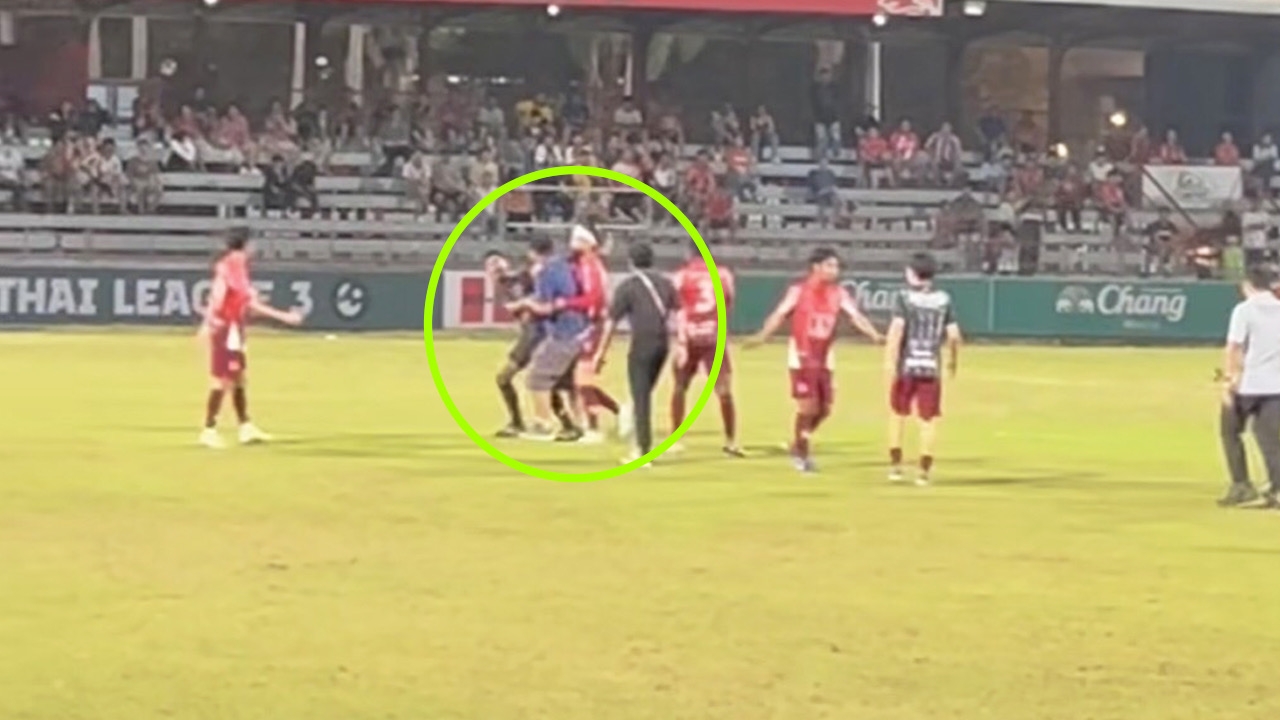 “ผู้ตัดสินไทยลีก” ตัดสินใจเด็ดขาด หลังโดน “สตาฟฟ์ทีมดังไทยลีก 3” ทำร้ายร่างกายในสนามบอล