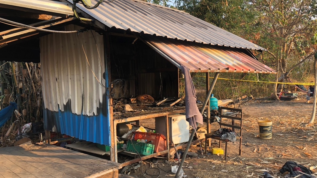 แจ้ง 3 ข้อหา ลูกสาวจุดไฟเผา "พ่อใหญ่แดง" รับหวังเอาเงินฌาปนกิจ ไปใช้หนี้พนัน