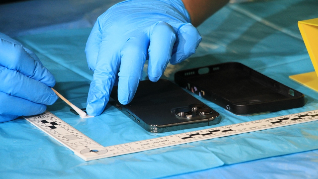 โทรศัพท์ "แตงโม" ถึงมือดีเอสไอ เก็บดีเอ็นเอทันที เตรียมส่งแล็บตรวจละเอียด