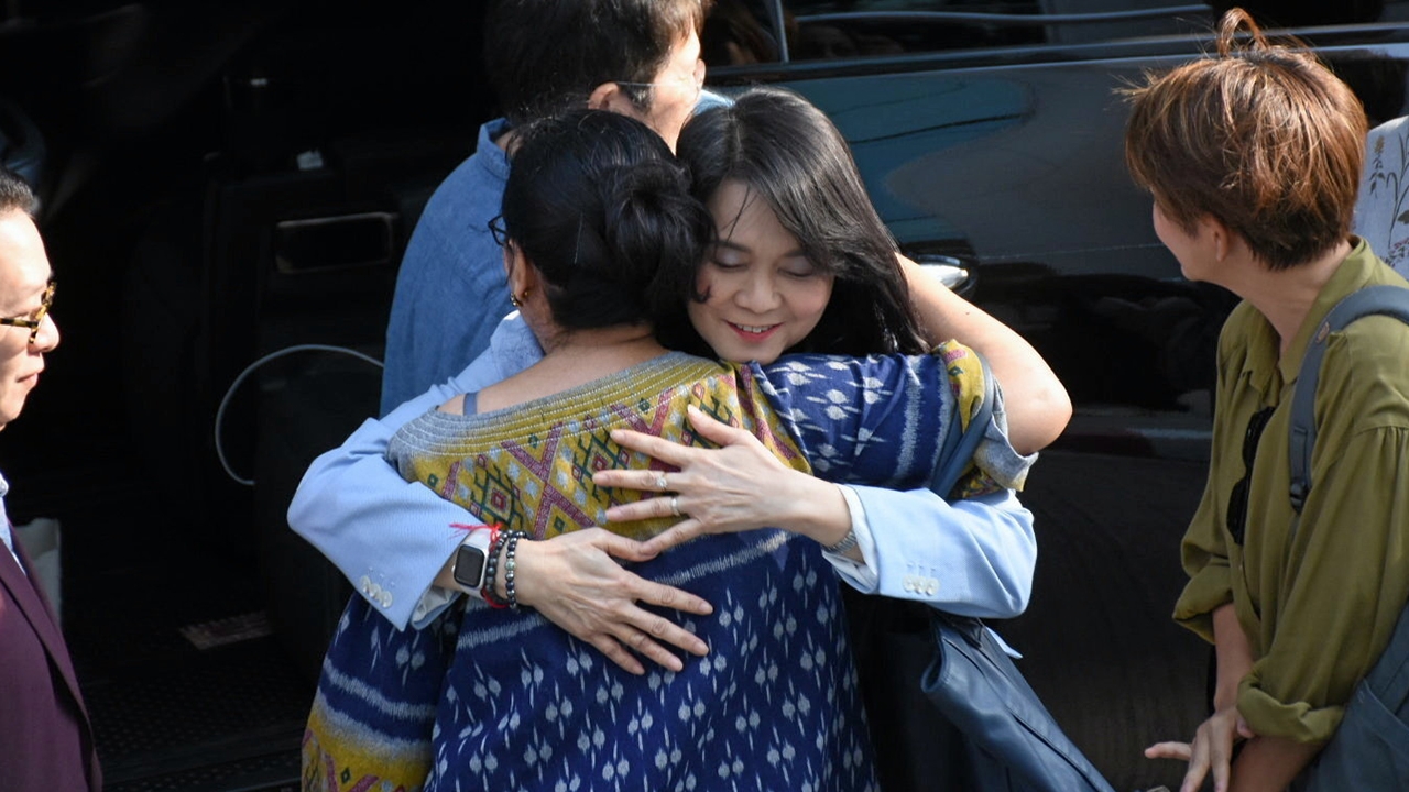 ฟันผิดแกล้ง "ทรู" จําคุก 2 ปี "พิรงรอง" มีหนังสือแจ้งให้ขออนุญาตฉายผ่านแอป โล่งได้ประกัน