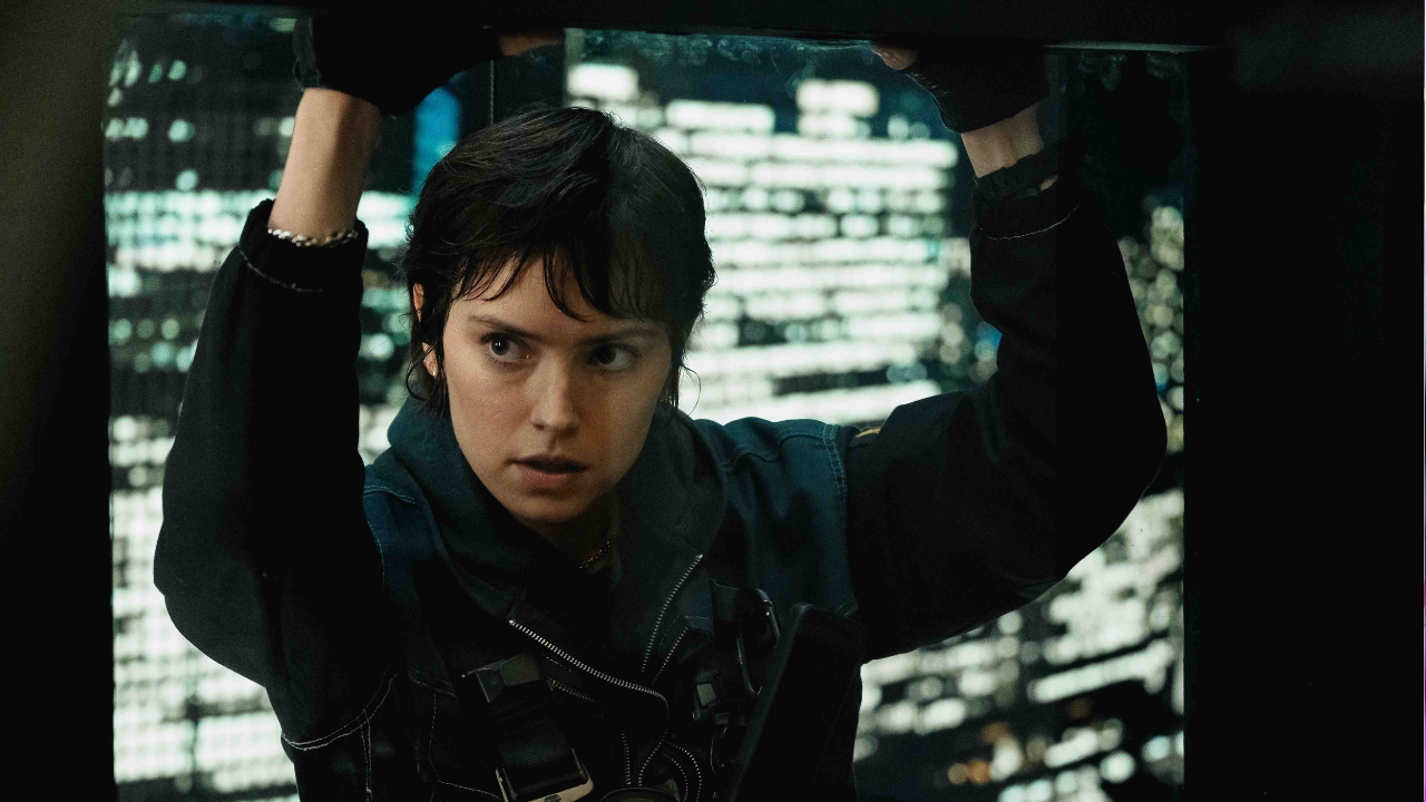 เดซี ริดลีย์ ชีเสิร์ฟความมันส์ดวลเดือดท้าชน ไคลฟ์ โอเวน-ทาซ สกายลาร์ ใน Cleaner ไต่ระทึก ตึกนรก