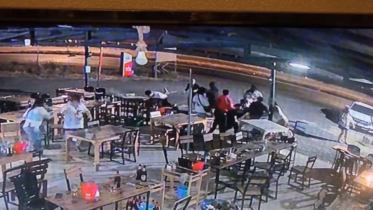 จ่อเรียกสอบคู่ ตร. ชักปืนยิงคนเจ็บ หลังถูกตะลุมบอน ยันให้ความเป็นธรรมทุกฝ่าย