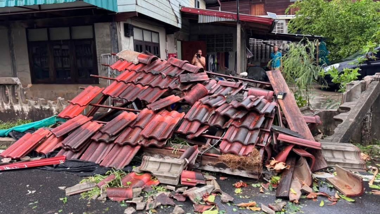 น่ากลัวมาก "พายุฤดูร้อน" ถล่มเมืองอุดรธานี บ้านเรือนประชาชนพังเสียหาย 60 หลัง