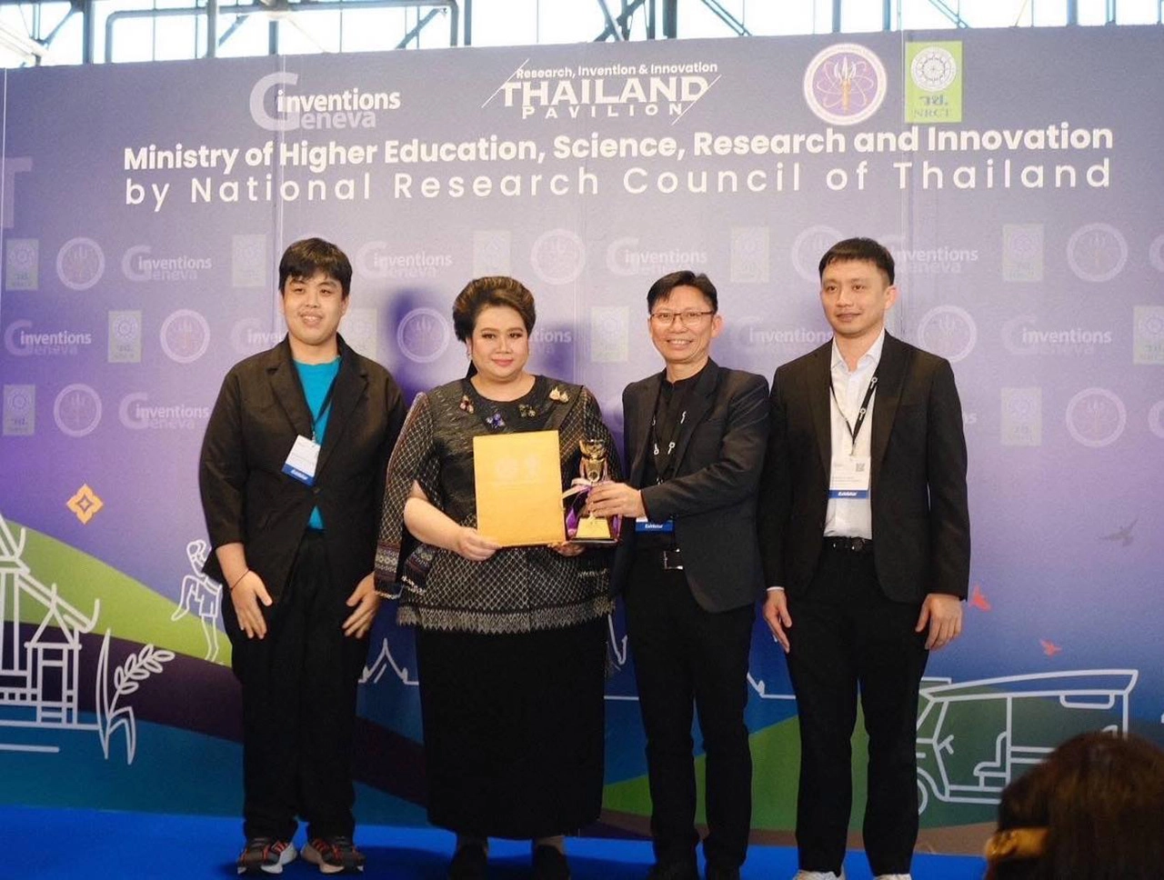 นักวิจัย มช. คว้า 12 รางวัลสิ่งประดิษฐ์และนวัตกรรมระดับโลก